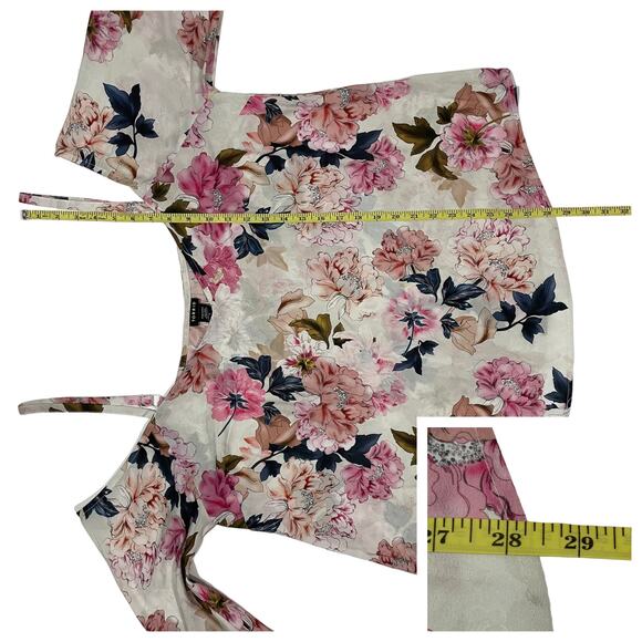 Torrid White Floral Cold Shoulder Top - 0 - Picture 6 of 11